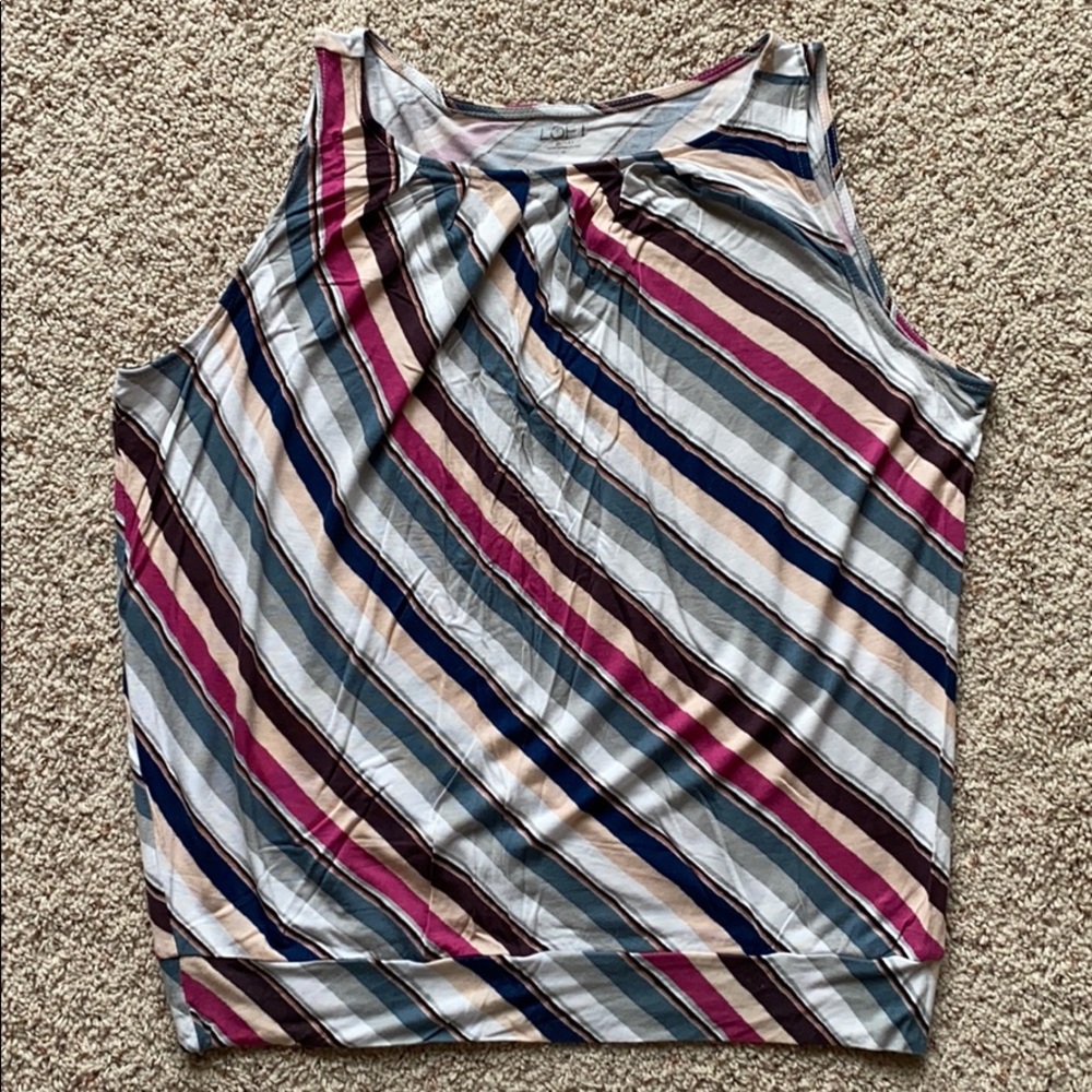 NWOT Women’s Loft Sleeveless Shirt Size Medium